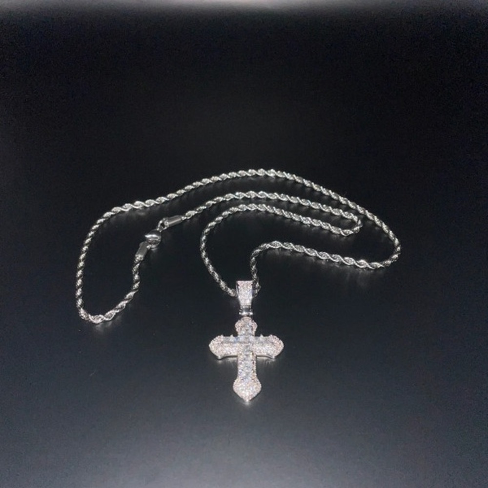 SHEIN Elegant Silver Cross Necklace